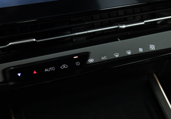 Подержанный автомобиль Omoda C5 2024 года (20 фото)