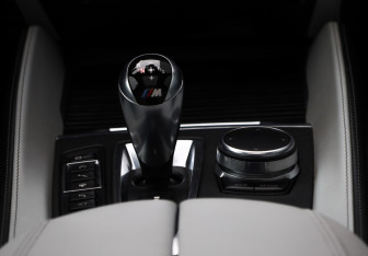 Подержанный автомобиль BMW X5 M 2017 года (18 фото)