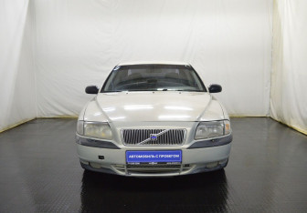 Подержанный автомобиль Volvo S80 2000 года (2 фото)