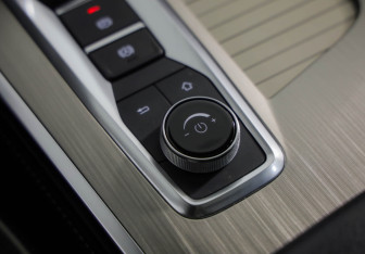 Подержанный автомобиль Exeed VX 2023 года (21 фото)