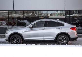 Подержанный автомобиль BMW X4 2014 года (8 фото)