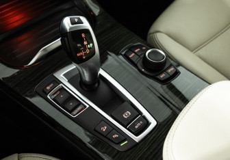 Подержанный автомобиль BMW X3 2014 года (18 фото)