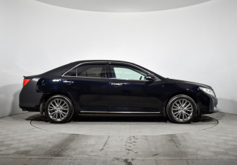 Подержанный автомобиль Toyota Camry Sedan 2014 года (4 фото)