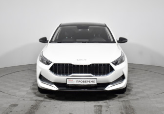 Подержанный автомобиль Kia K3 Sedan 2022 года (2 фото)