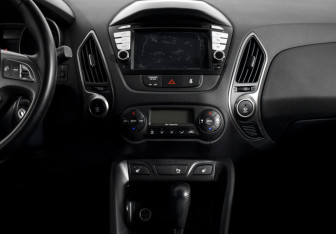 Подержанный автомобиль Hyundai ix35 2015 года (13 фото)