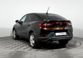 Подержанный автомобиль Renault Arkana 2019 года (7 фото)