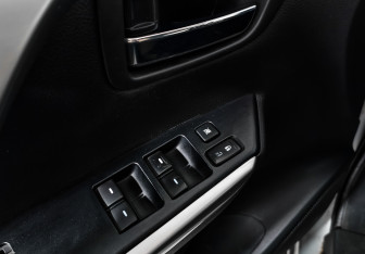 Подержанный автомобиль Mitsubishi Pajero Sport 2017 года (10 фото)