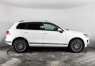 Подержанный автомобиль Volkswagen Touareg 2015 года (4 фото)
