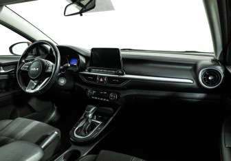 Подержанный автомобиль Kia Cerato Sedan 2021 года (9 фото)