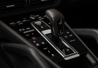 Подержанный автомобиль Porsche Cayenne 2020 года (20 фото)