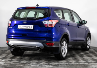 Подержанный автомобиль Ford Kuga 2017 года (5 фото)