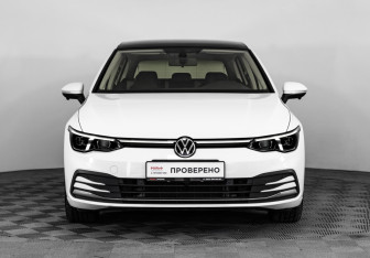 Подержанный автомобиль Volkswagen Golf Hatchback 2020 года (2 фото)