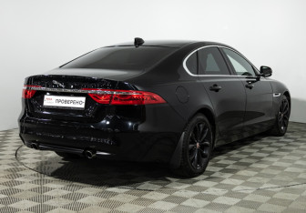 Подержанный автомобиль Jaguar XF Sedan 2016 года (5 фото)
