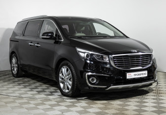 Подержанный автомобиль Kia Carnival 2017 года (3 фото)