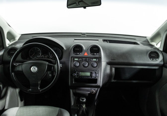 Подержанный автомобиль Volkswagen Caddy Compactvan 2008 года (13 фото)