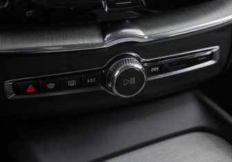 Подержанный автомобиль Volvo XC60 2018 года (23 фото)