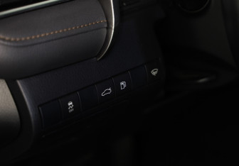 Подержанный автомобиль Toyota Camry Sedan 2019 года (19 фото)
