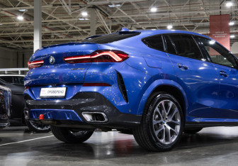 Подержанный автомобиль BMW X6 2020 года (8 фото)