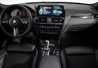 Подержанный автомобиль BMW X4 2015 года (16 фото)