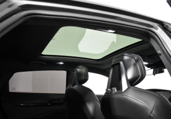 Подержанный автомобиль Changan UNI-V 2023 года (24 фото)