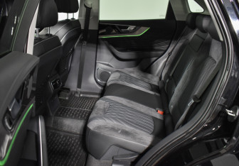 Подержанный автомобиль Hongqi HS5 2024 года (11 фото)