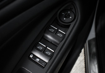 Подержанный автомобиль Ford Kuga 2016 года (10 фото)