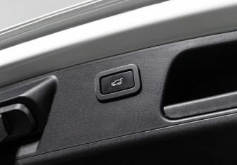 Подержанный автомобиль Jaguar E-Pace 2019 года (26 фото)