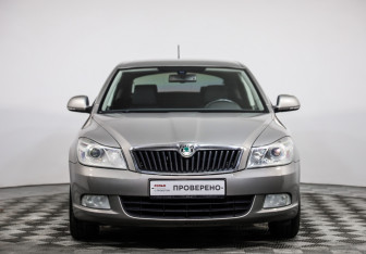 Подержанный автомобиль Skoda Octavia Liftback 2012 года (2 фото)
