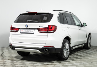 Подержанный автомобиль BMW X5 2015 года (5 фото)