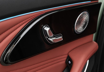 Подержанный автомобиль Exeed RX 2023 года (18 фото)