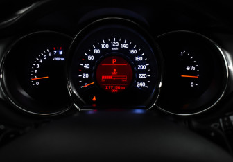 Подержанный автомобиль Kia Ceed Hatchback 2014 года (17 фото)