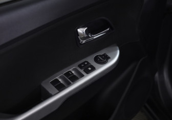 Подержанный автомобиль Kia Rio Hatchback 2013 года (16 фото)