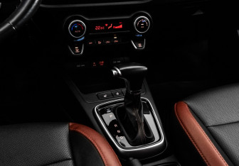 Подержанный автомобиль Kia Rio Hatchback 2019 года (13 фото)
