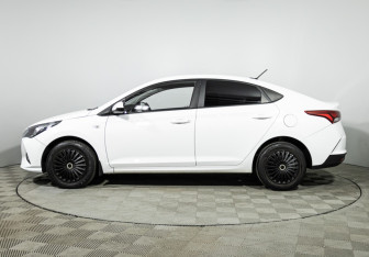 Подержанный автомобиль Hyundai Solaris Sedan 2021 года (8 фото)
