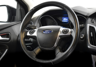 Подержанный автомобиль Ford Focus Wagon 2013 года (14 фото)