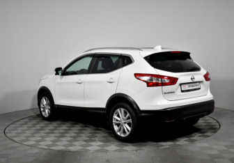 Подержанный автомобиль Nissan Qashqai 2018 года (8 фото)