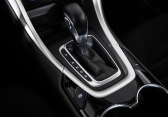 Подержанный автомобиль Ford Mondeo Sedan 2016 года (16 фото)