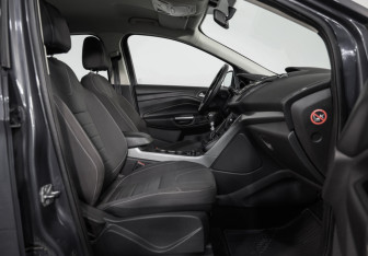 Подержанный автомобиль Ford Kuga 2014 года (18 фото)