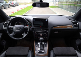 Подержанный автомобиль Audi Q5 2013 года (10 фото)