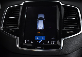 Подержанный автомобиль Volvo XC90 2015 года (18 фото)