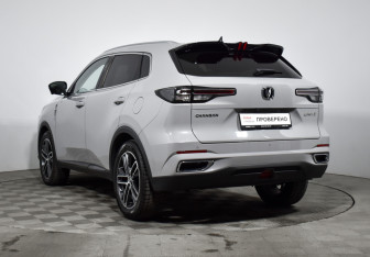 Подержанный автомобиль Changan UNI-S 2024 года (7 фото)