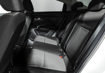 Подержанный автомобиль Kia Rio Sedan 2017 года (10 фото)