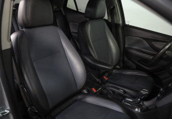 Подержанный автомобиль Opel Mokka 2012 года (20 фото)