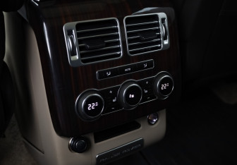 Подержанный автомобиль Land Rover Range Rover 2013 года (27 фото)