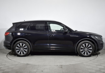 Подержанный автомобиль Volkswagen Touareg 2018 года (4 фото)