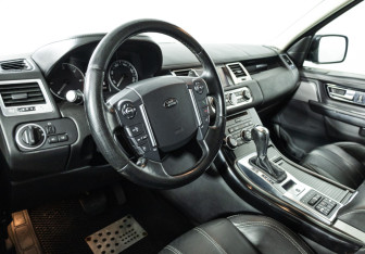 Подержанный автомобиль Land Rover Range Rover Sport 2012 года (11 фото)