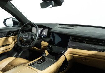 Подержанный автомобиль Lynk&Co 09 2023 года (9 фото)