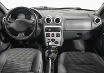 Подержанный автомобиль Renault Logan Sedan 2009 года (13 фото)