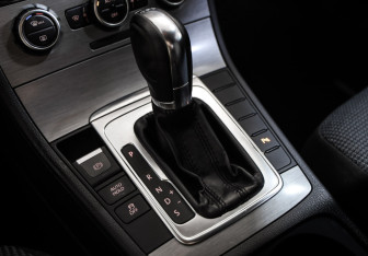 Подержанный автомобиль Volkswagen Passat Sedan 2012 года (15 фото)