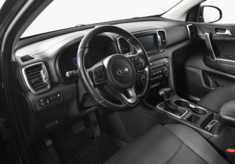 Подержанный автомобиль Kia Sportage 2016 года (9 фото)